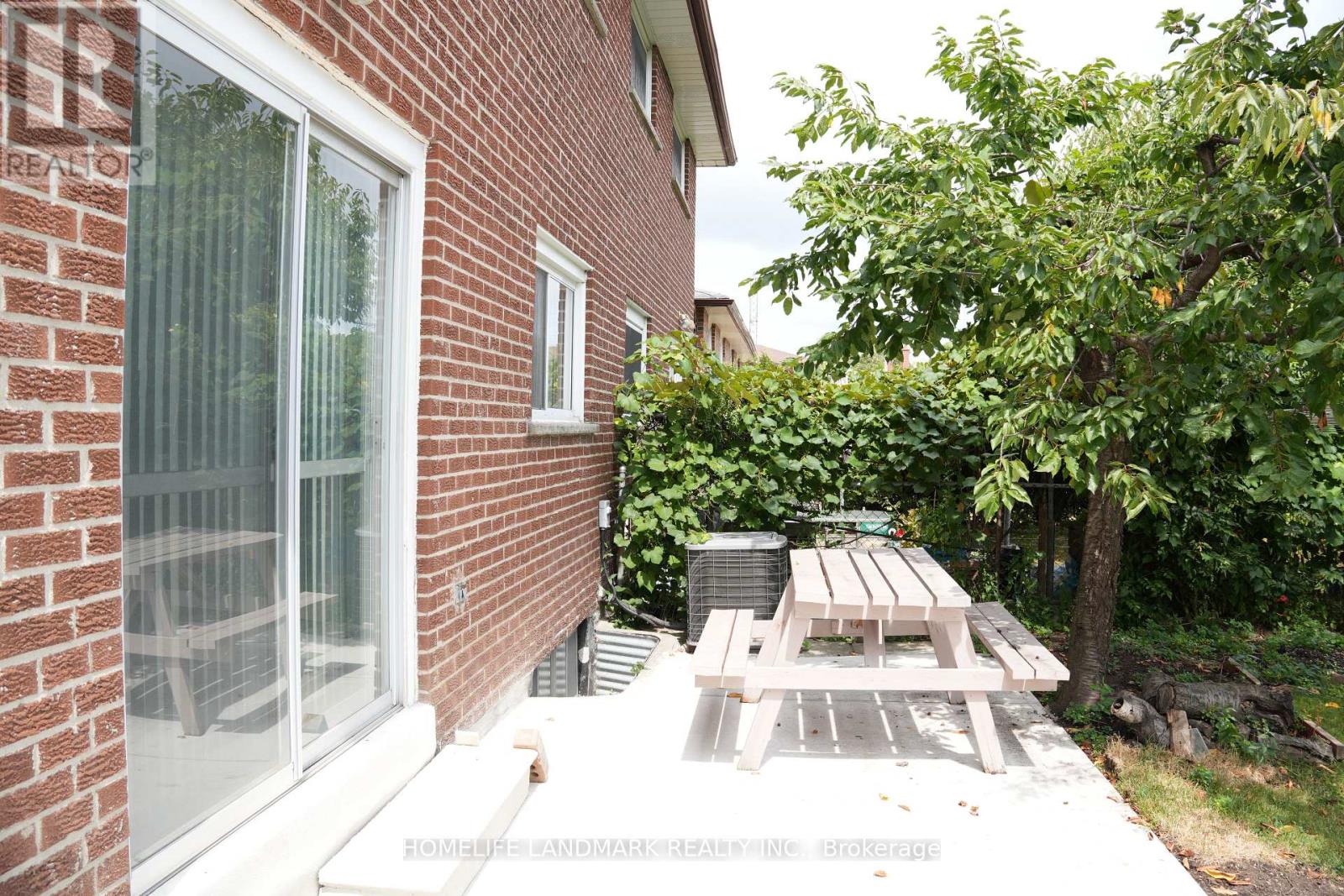 Photo 38 of 57 Navaho Drive, Toronto ON
