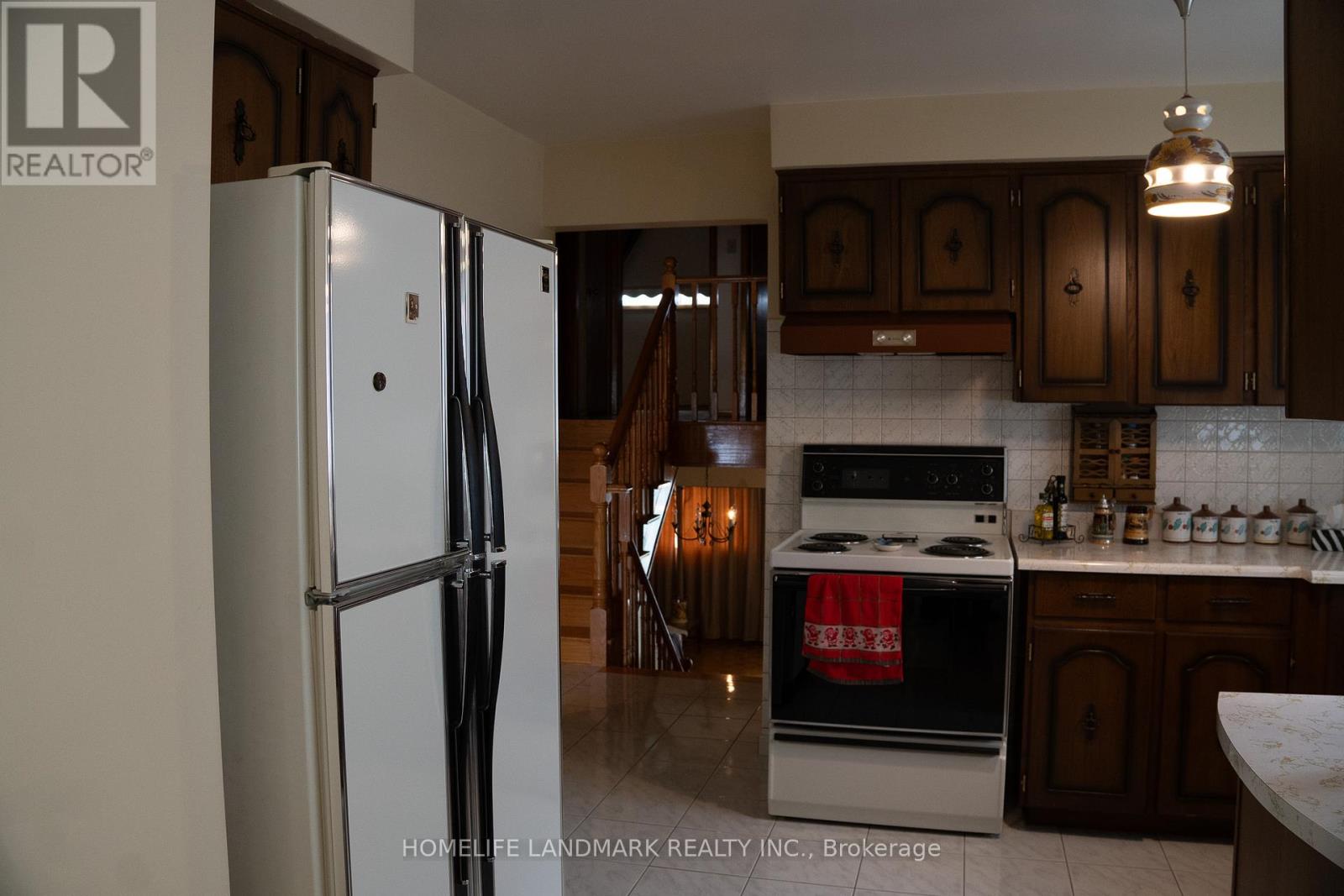Photo 9 of 57 Navaho Drive, Toronto ON