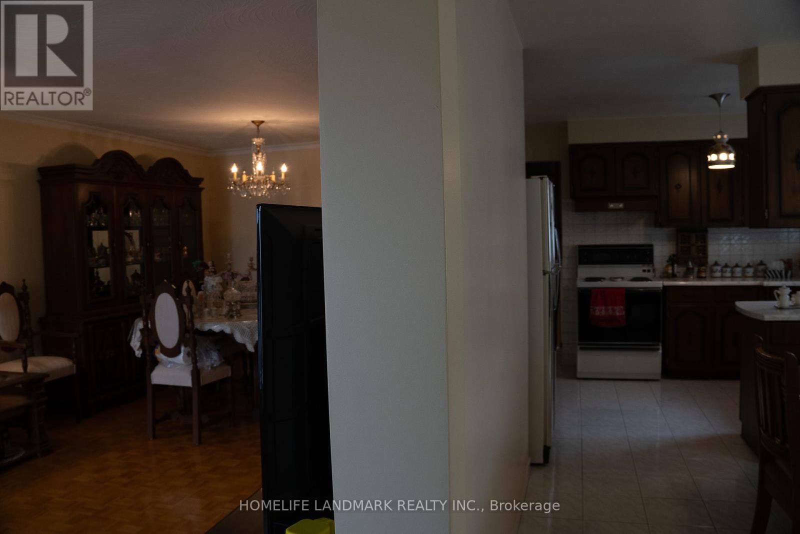 Photo 7 of 57 Navaho Drive, Toronto ON