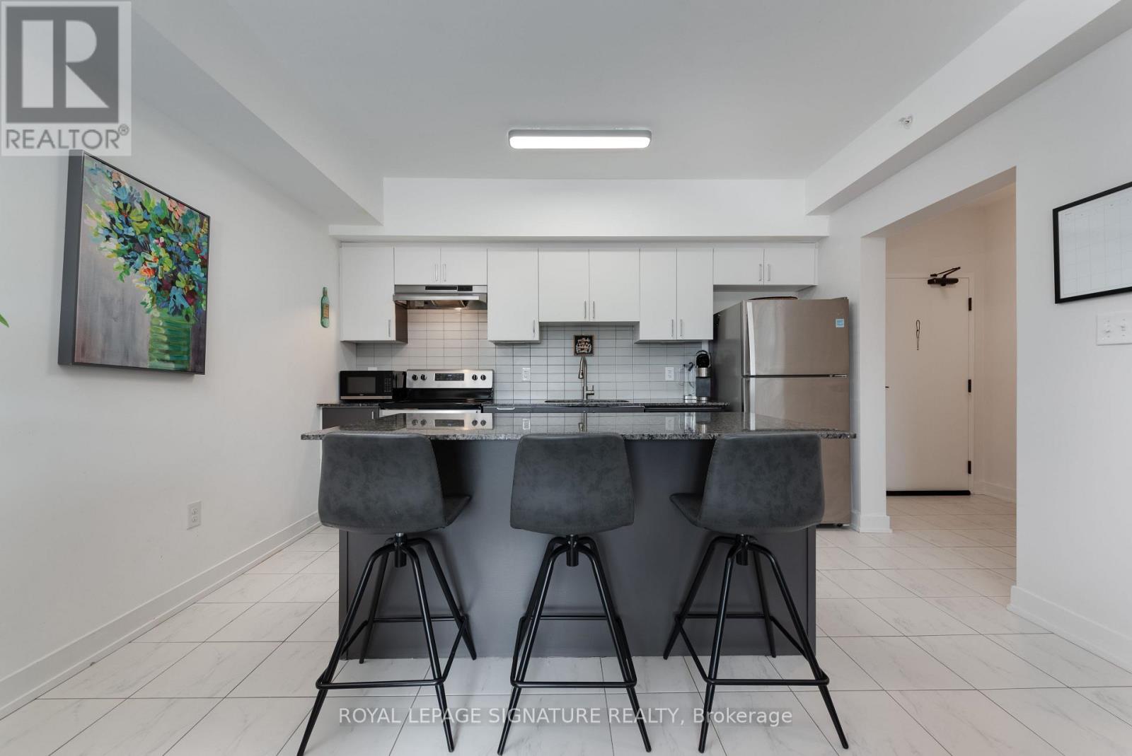 Photo 14 of 508 10 Culinary Lane, Barrie ON