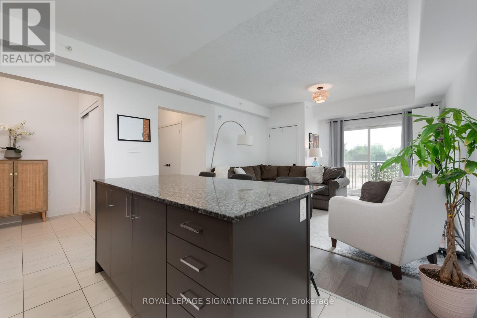 Photo 12 of 508 10 Culinary Lane, Barrie ON