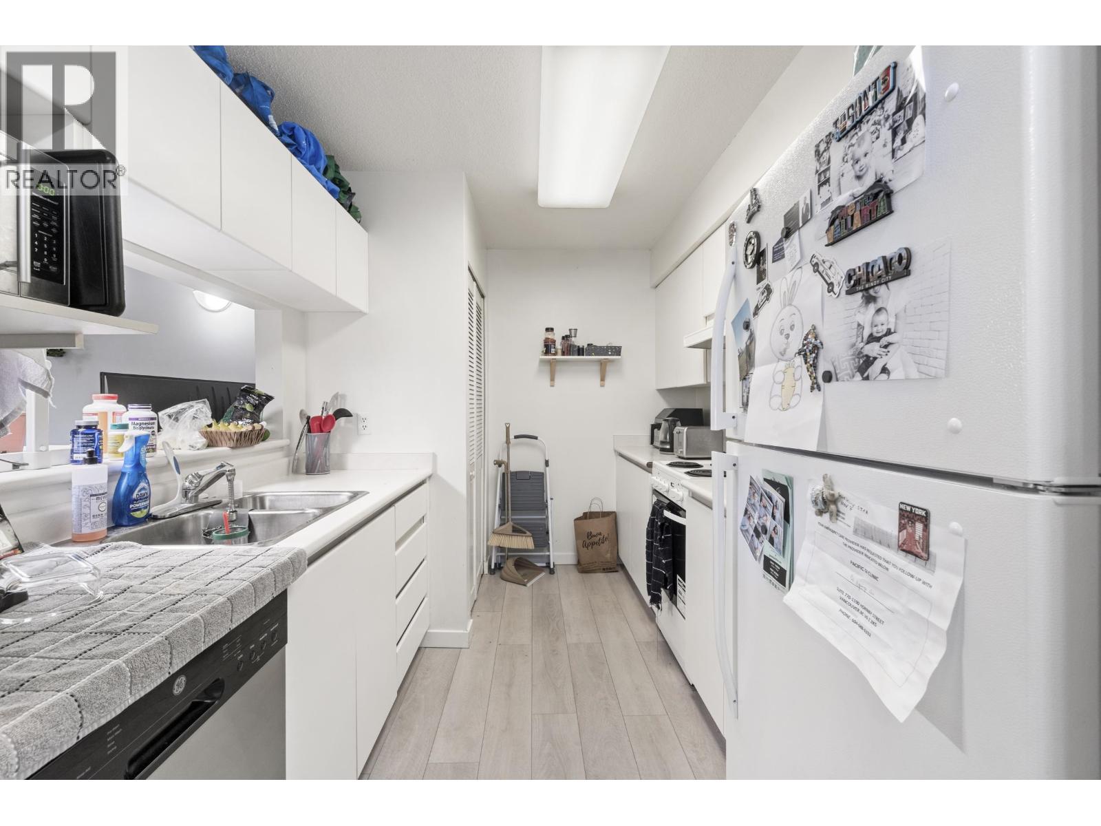 Photo 11 of 301 4990 Mcgeer Street, Vancouver BC