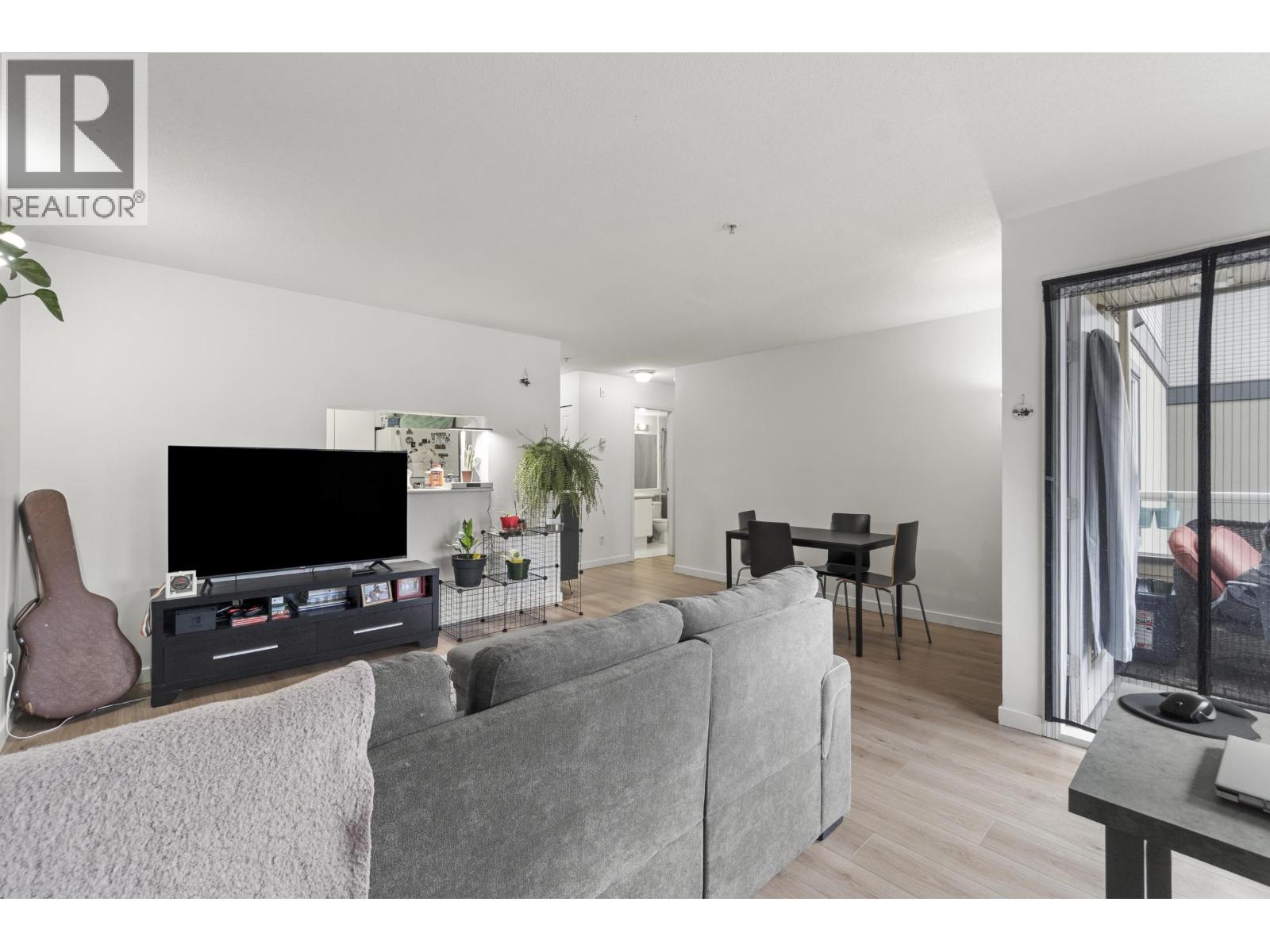 Photo 8 of 301 4990 Mcgeer Street, Vancouver BC
