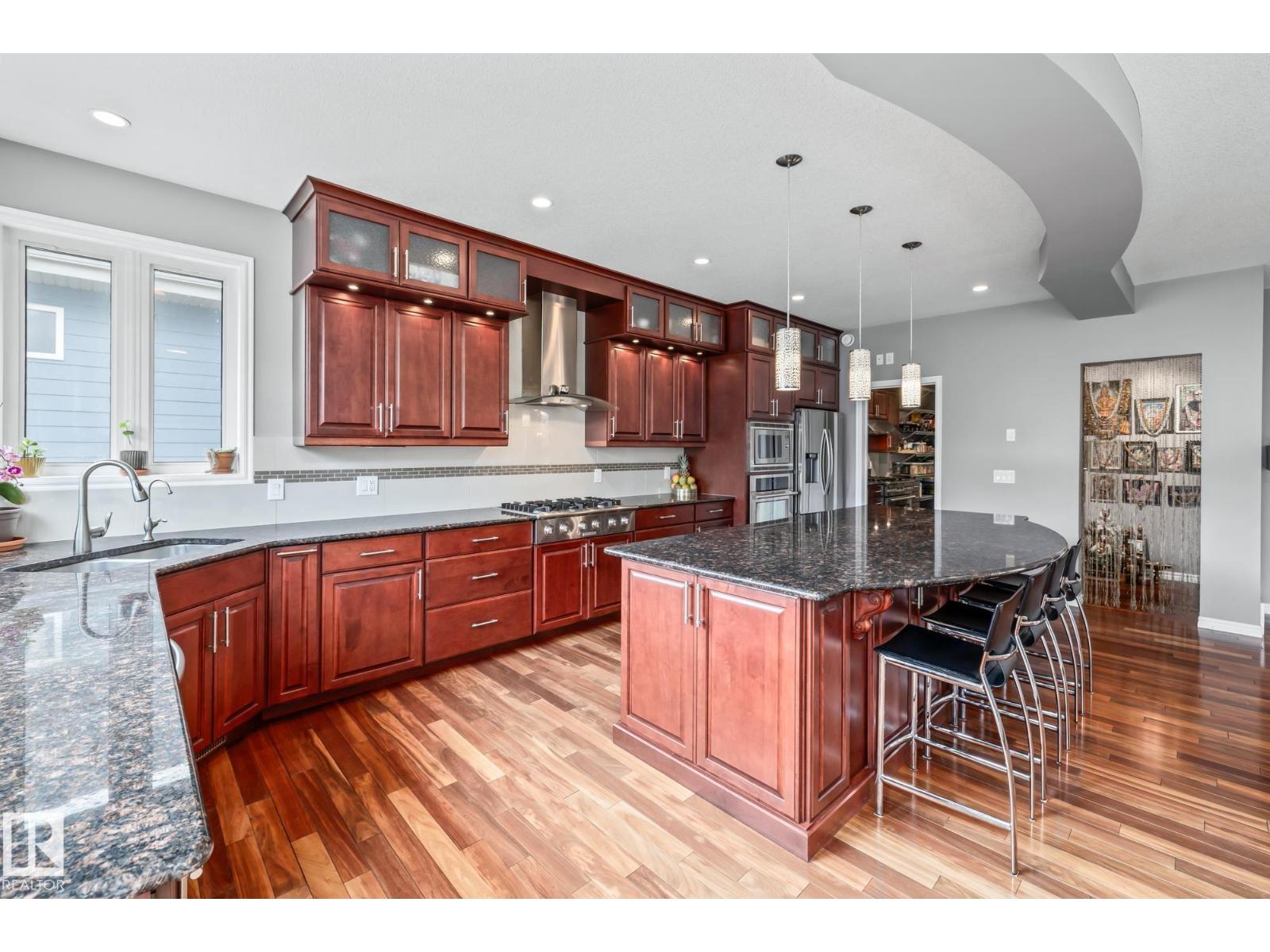 Photo 15 of 26 10550 Ellerslie Rd Sw, Edmonton AB