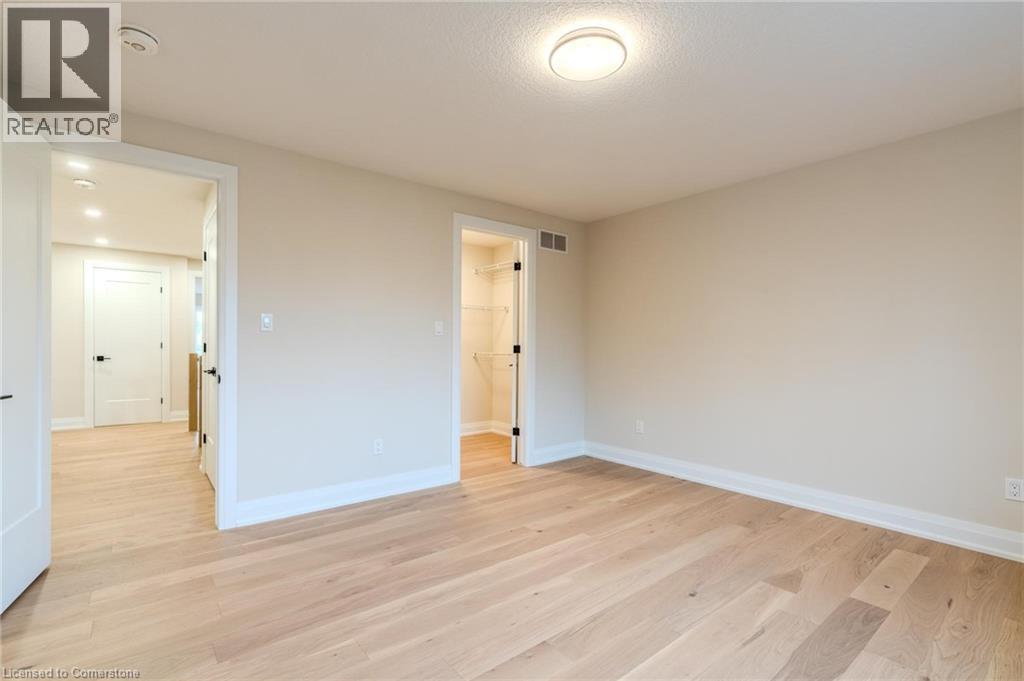 Photo 31 of 7 Bartlett Avenue, Grimsby ON