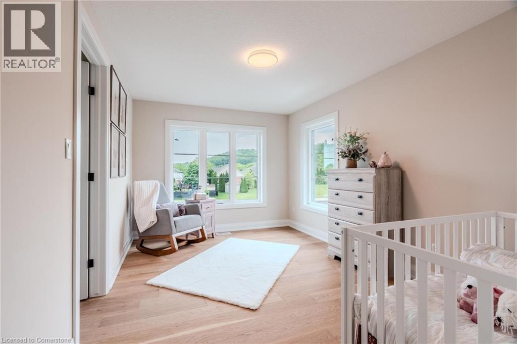 Photo 35 of 7 Bartlett Avenue, Grimsby ON