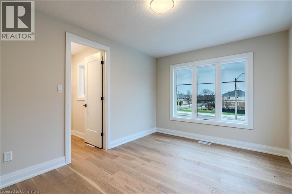 Photo 37 of 7 Bartlett Avenue, Grimsby ON