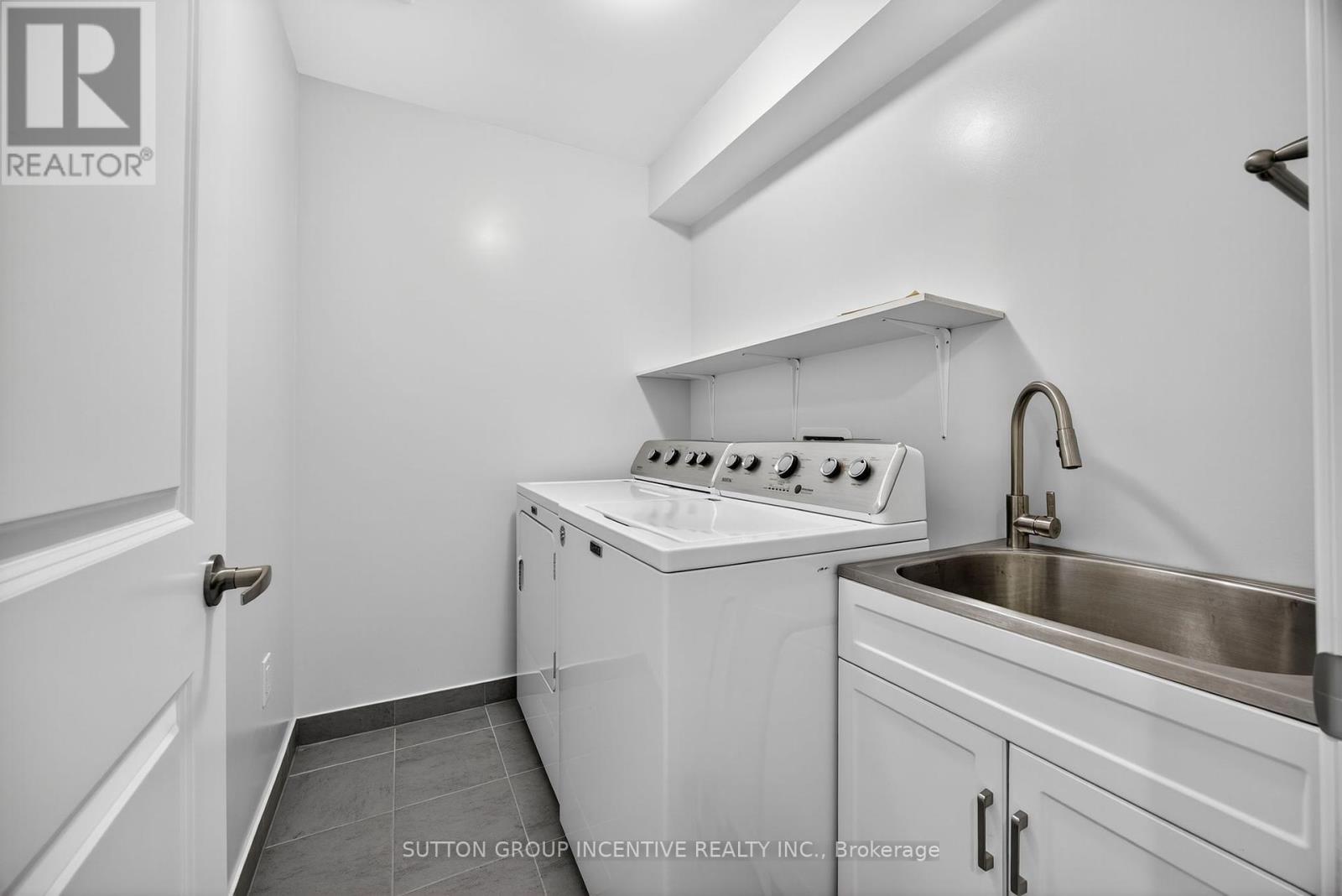 Photo 25 of 17 Churchlea Mews, Orillia ON