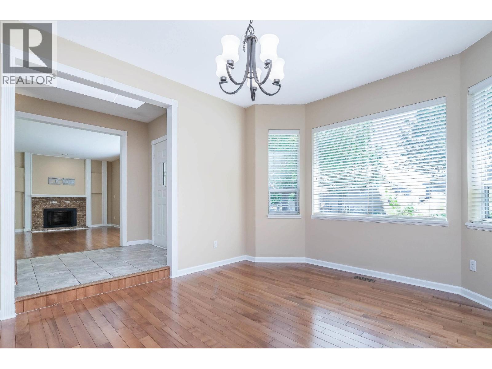Photo 9 of 915 Citadel Drive, Port Coquitlam BC