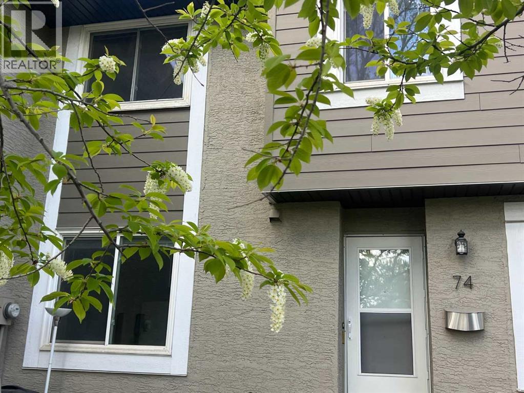 Single Family House for Sale in   Dalton Drive NW Dalhousie Calgary 