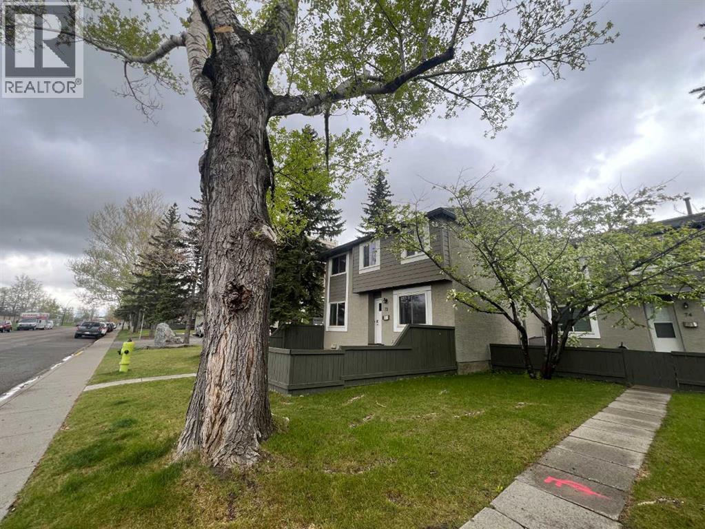 Single Family House for Sale in   Dalton Drive NW Dalhousie Calgary 