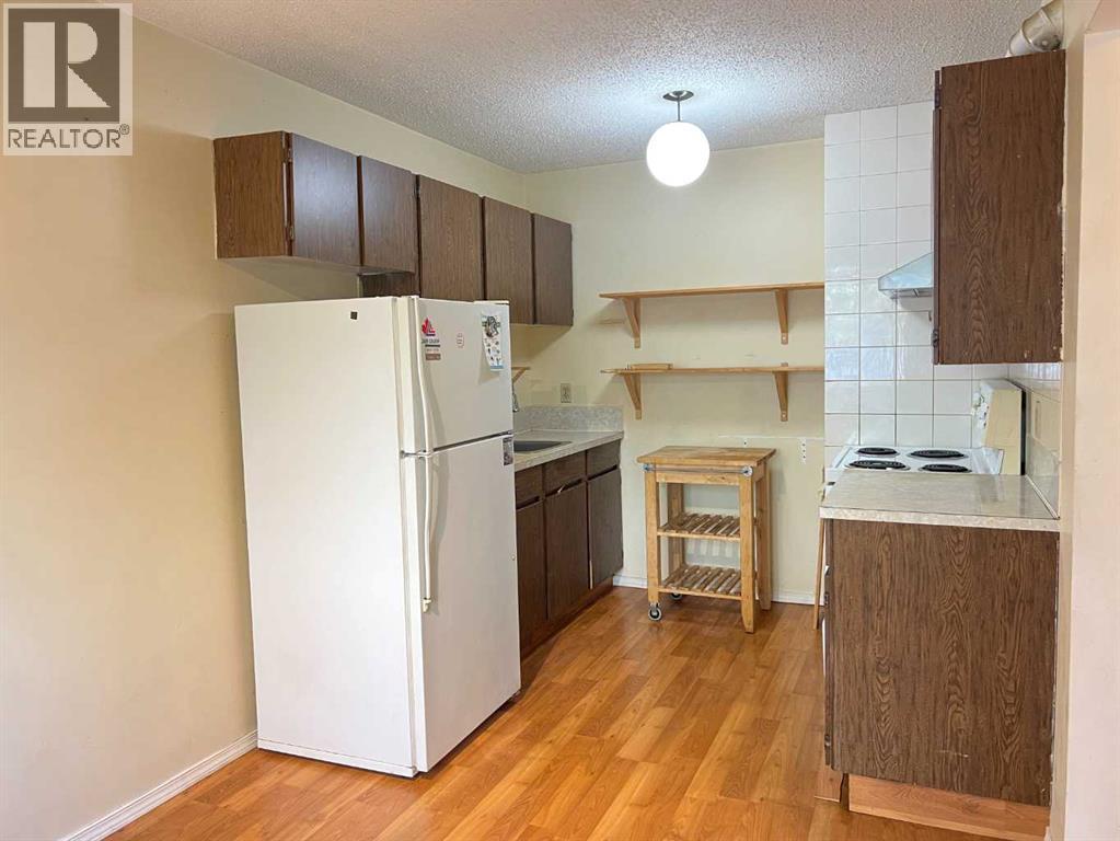 Single Family House for Sale in   Dalton Drive NW Dalhousie Calgary 