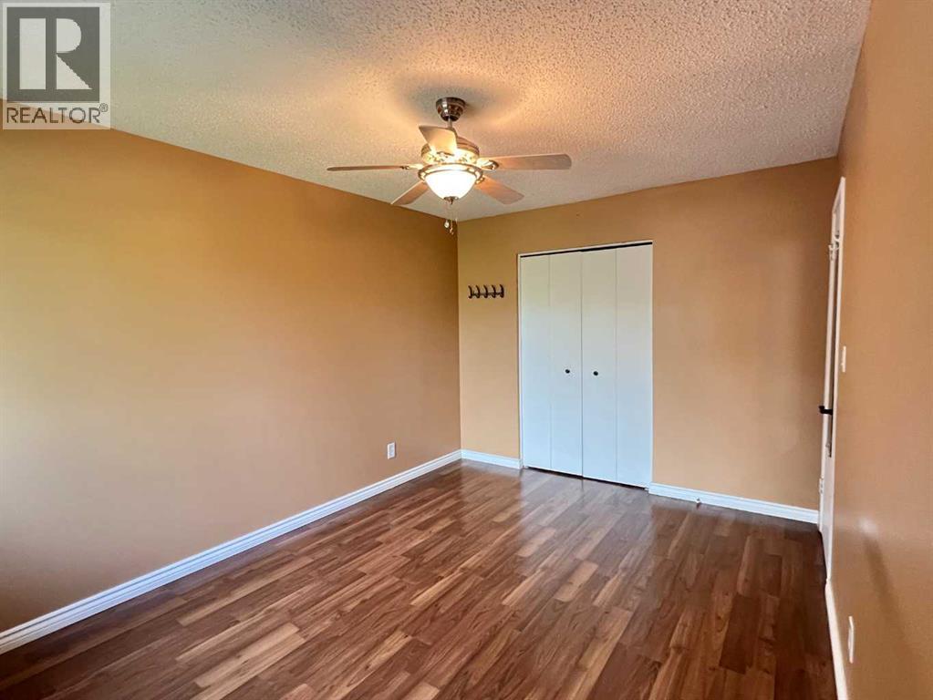 Single Family House for Sale in   Dalton Drive NW Dalhousie Calgary 