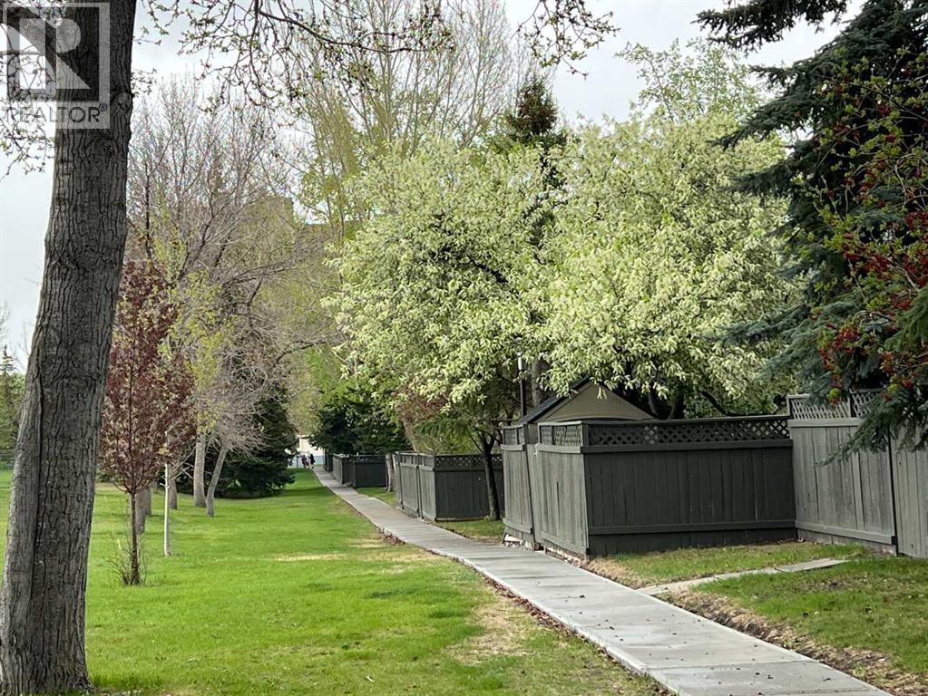 Single Family House for Sale in   Dalton Drive NW Dalhousie Calgary 