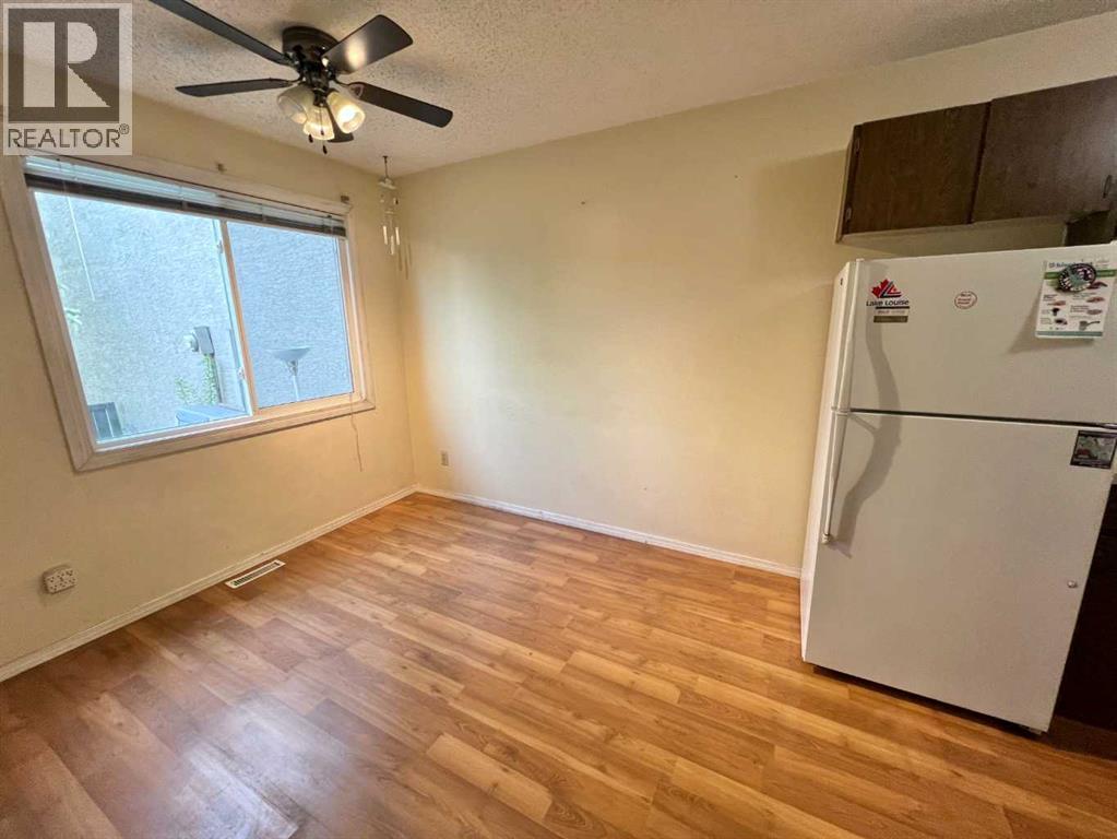 Single Family House for Sale in   Dalton Drive NW Dalhousie Calgary 