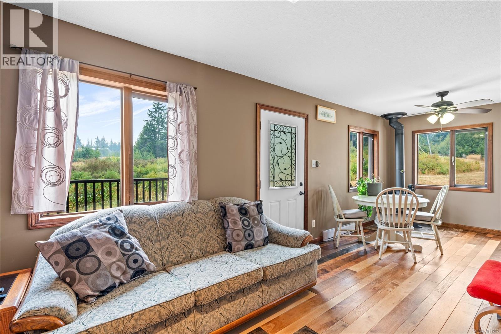 Photo 18 of 2975 Thorpe Rd, Qualicum Beach BC