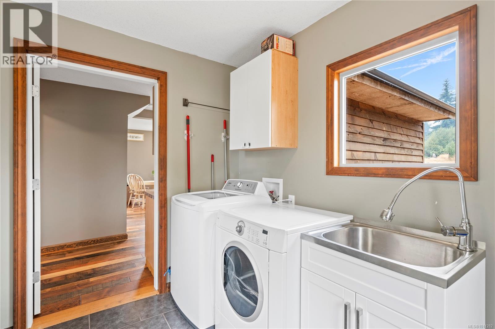Photo 30 of 2975 Thorpe Rd, Qualicum Beach BC