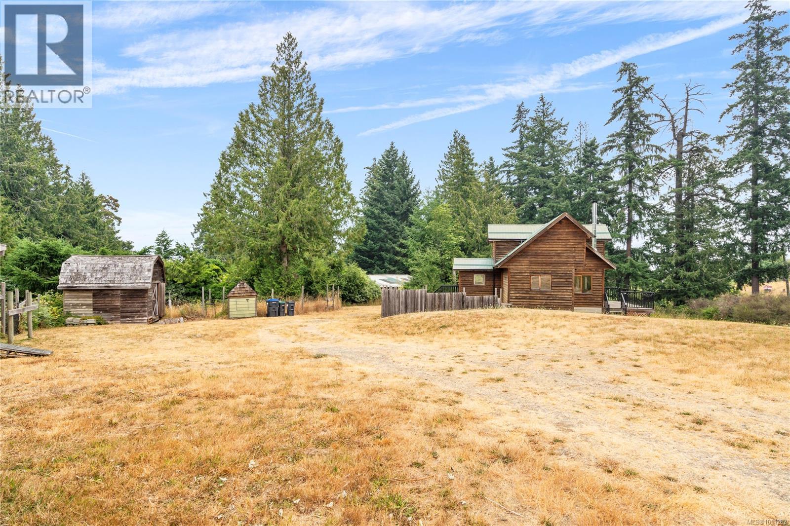 Photo 9 of 2975 Thorpe Rd, Qualicum Beach BC