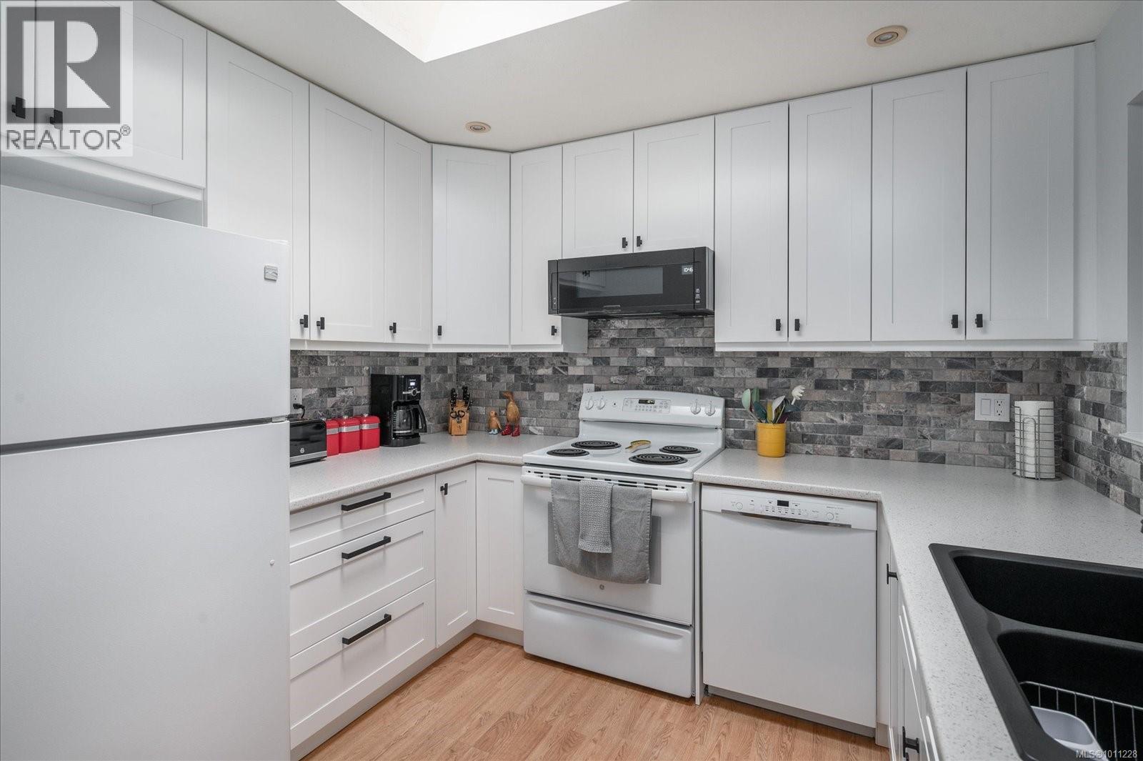 Photo 13 of 7 219 Bagshaw St, Parksville BC