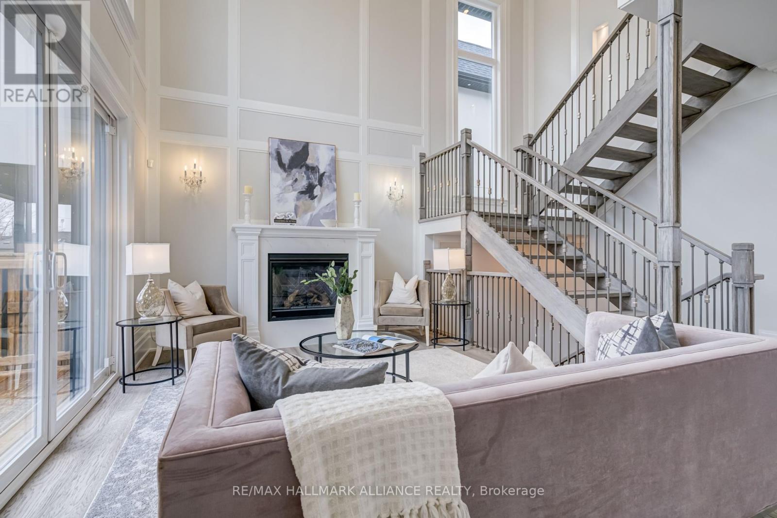 Photo 12 of 350 Weighton Drive, Oakville ON