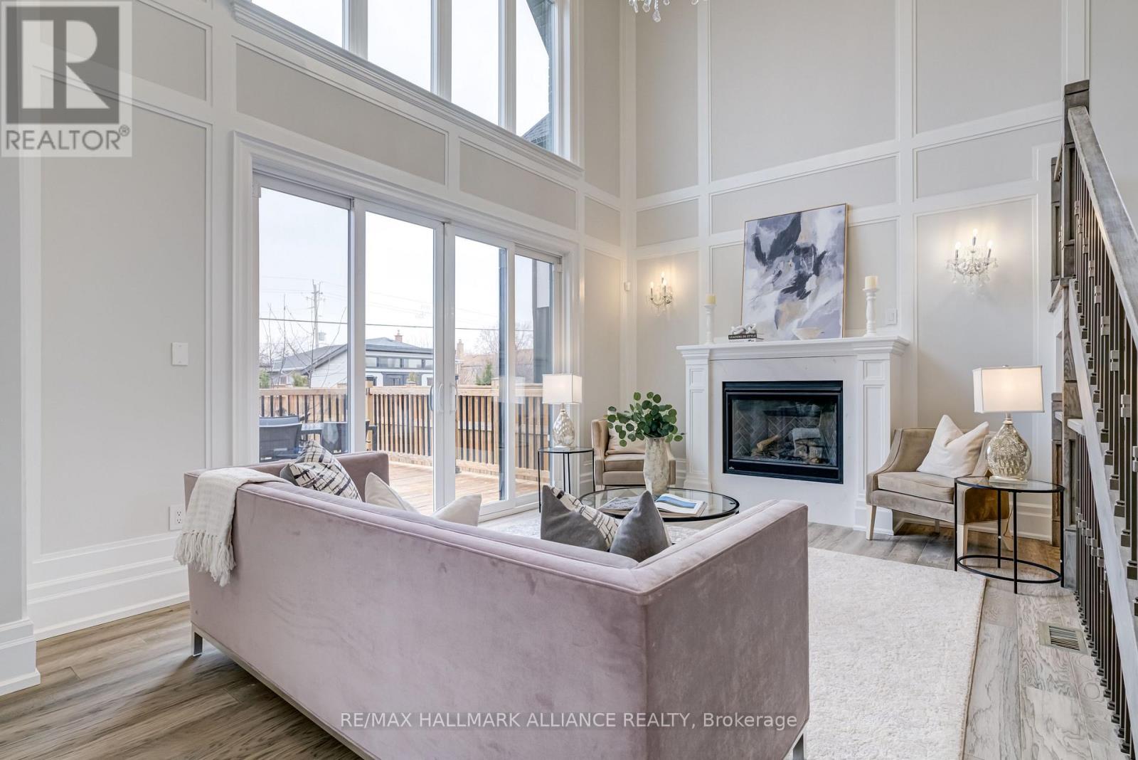 Photo 13 of 350 Weighton Drive, Oakville ON