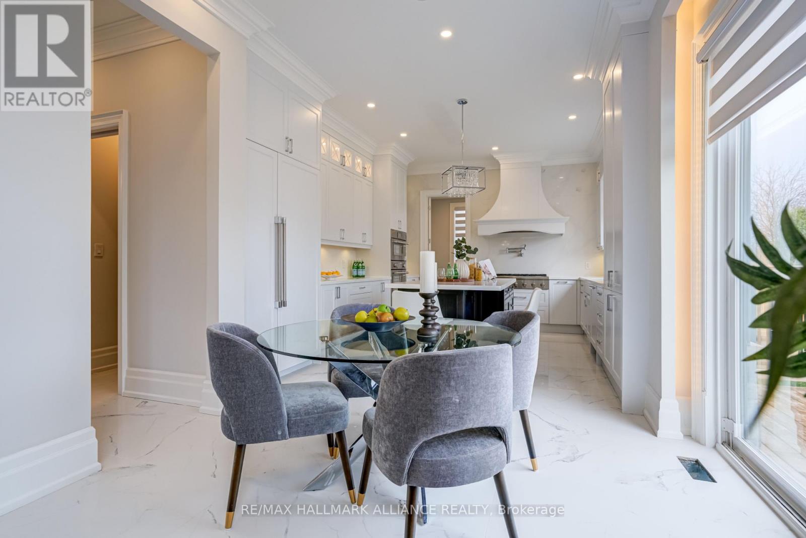 Photo 16 of 350 Weighton Drive, Oakville ON