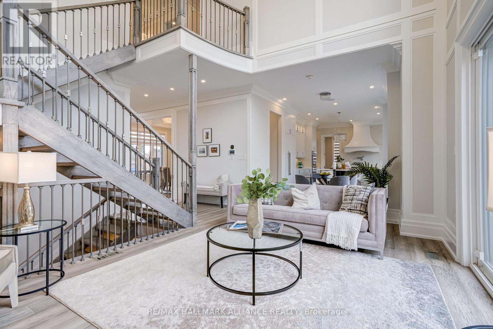 Photo 23 of 350 Weighton Drive, Oakville ON