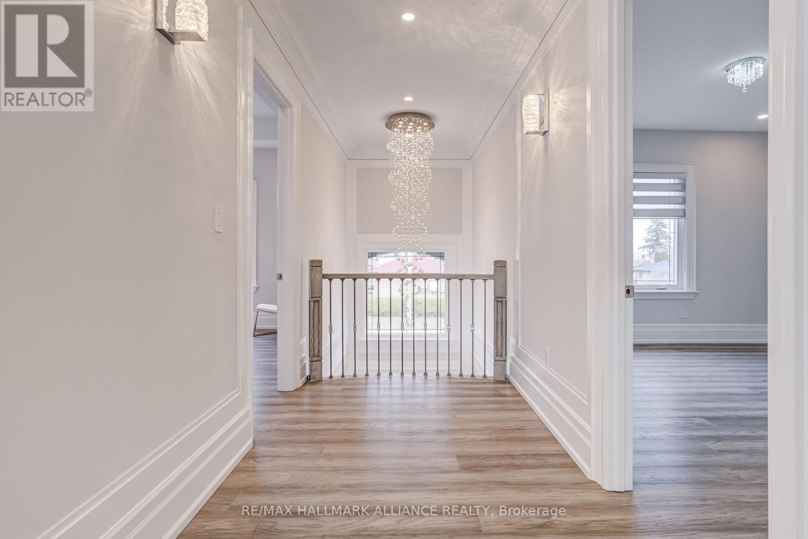Photo 25 of 350 Weighton Drive, Oakville ON