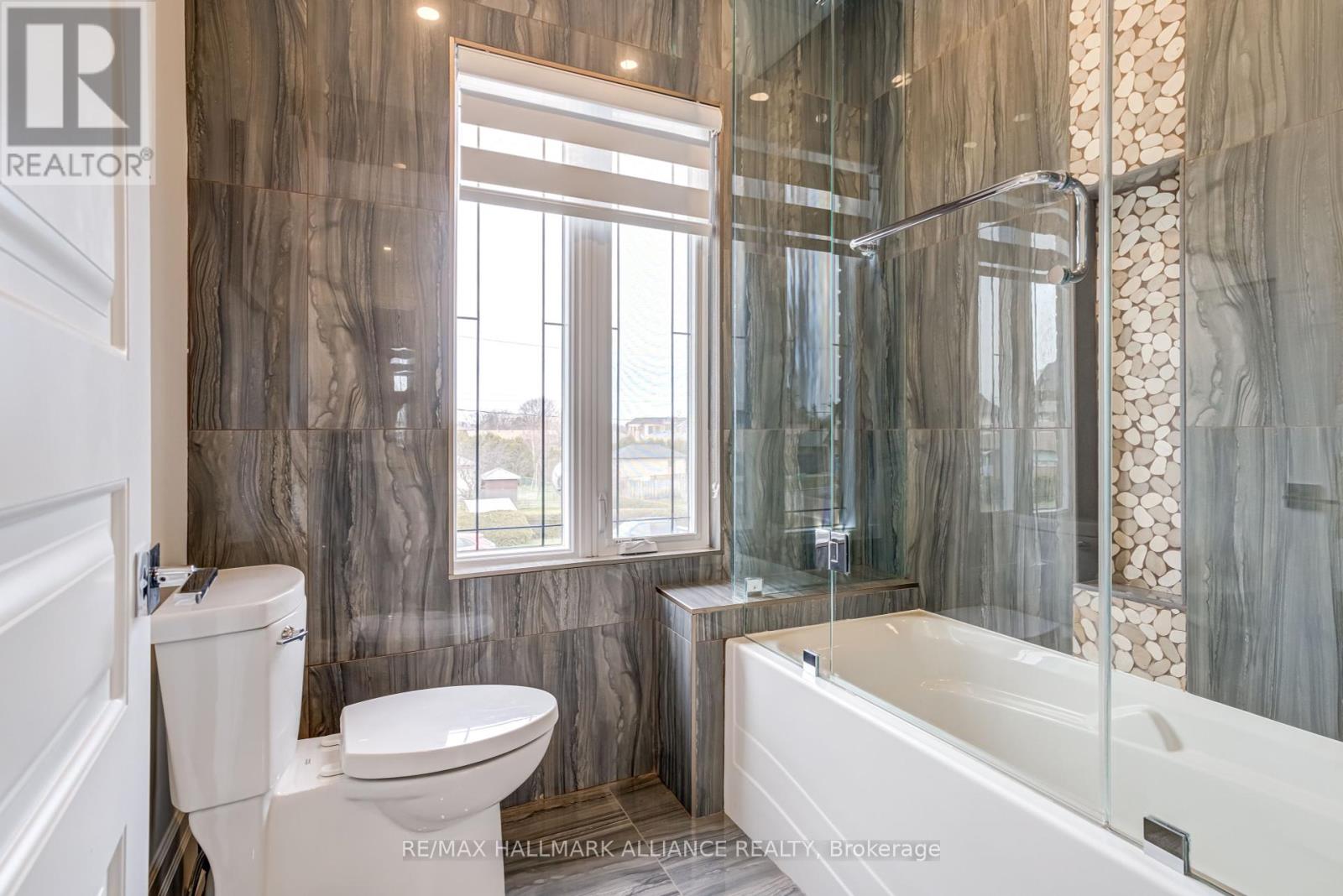Photo 36 of 350 Weighton Drive, Oakville ON
