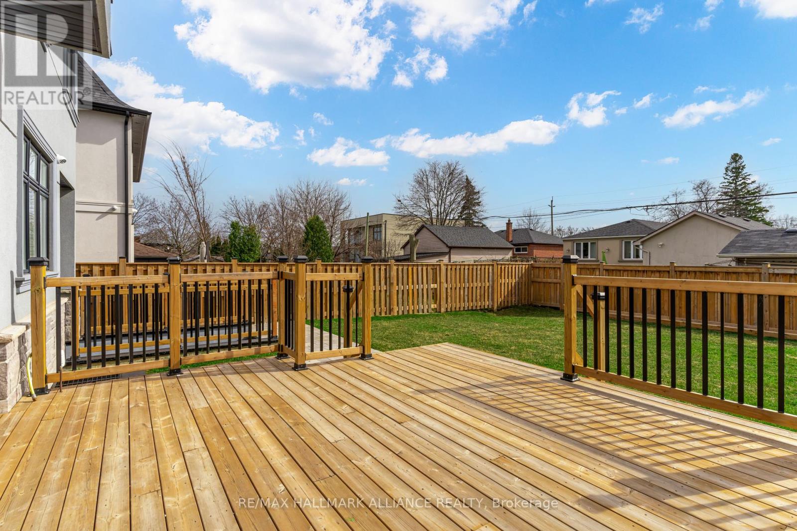 Photo 47 of 350 Weighton Drive, Oakville ON