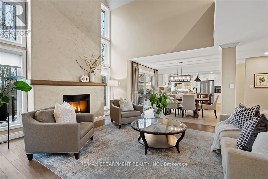 Photo 12 of 1103 Crofton Way, Burlington ON