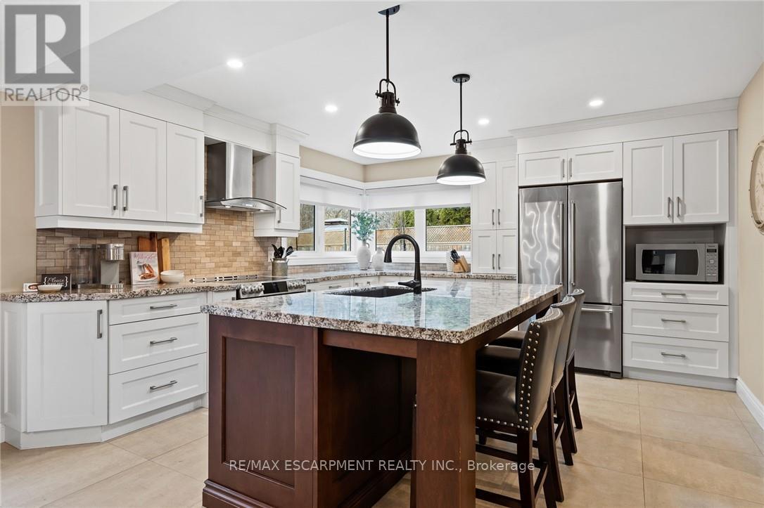 Photo 13 of 1103 Crofton Way, Burlington ON