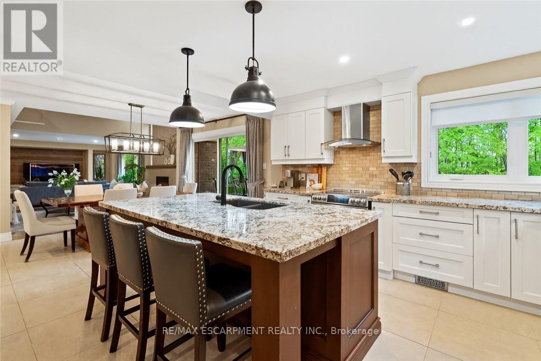 Photo 14 of 1103 Crofton Way, Burlington ON