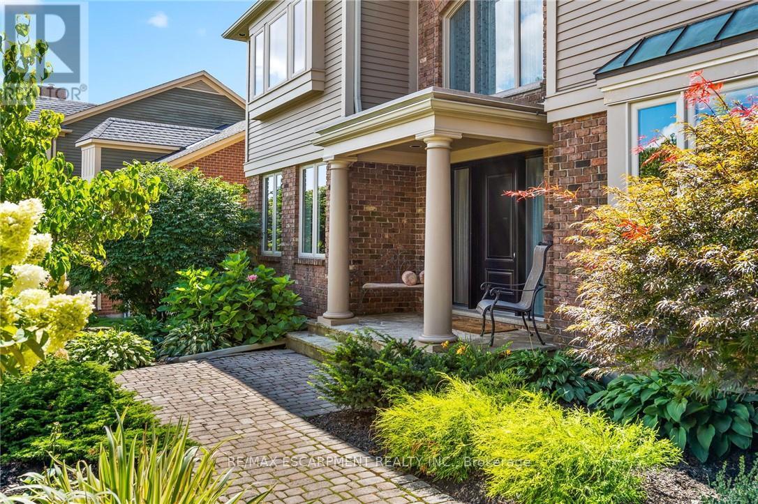 Photo 2 of 1103 Crofton Way, Burlington ON
