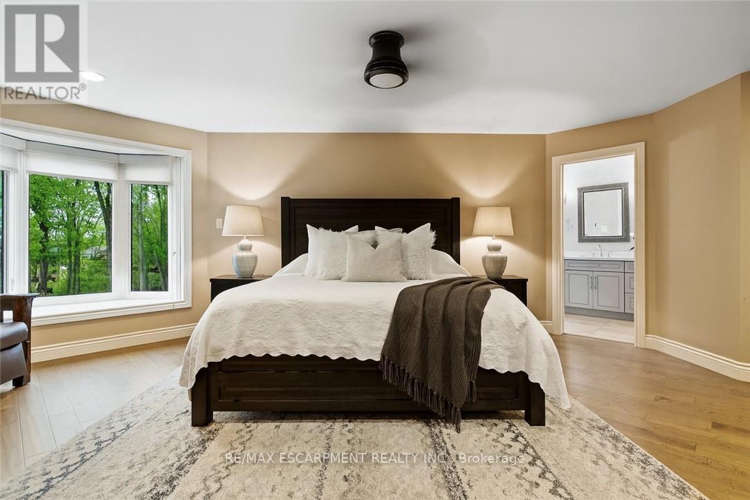 Photo 25 of 1103 Crofton Way, Burlington ON