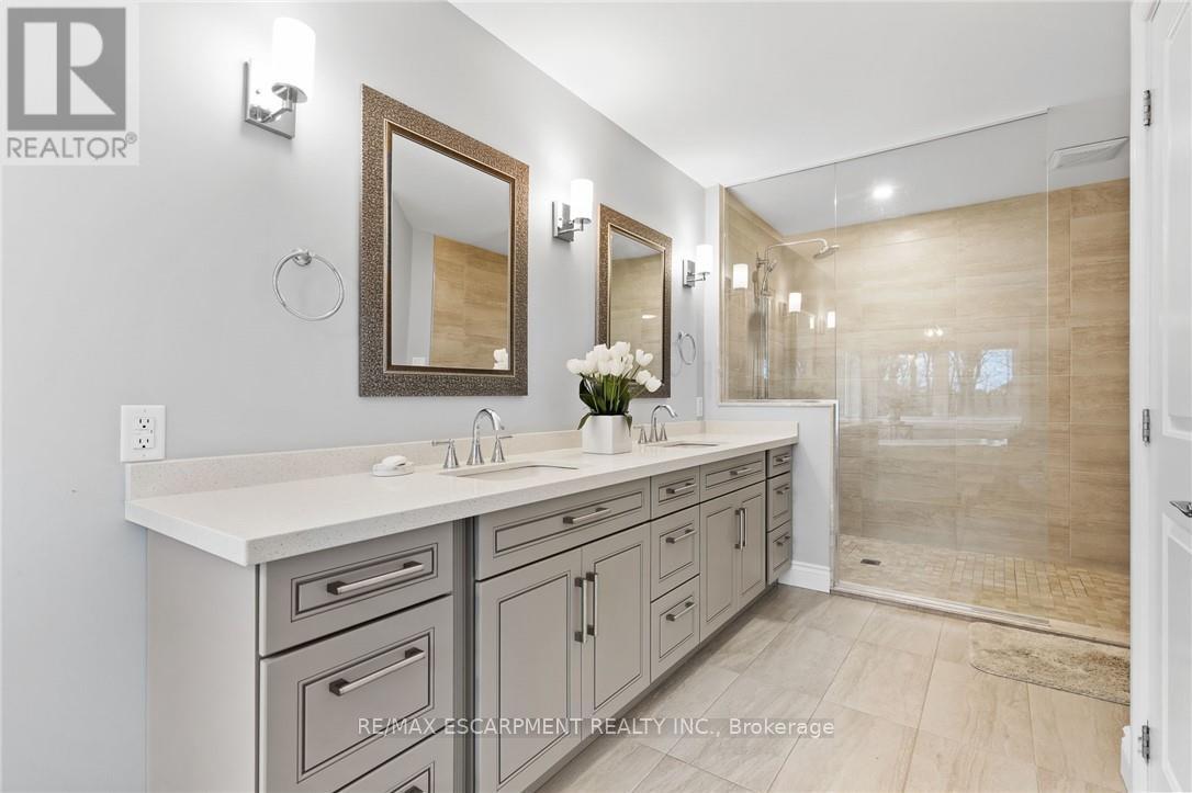 Photo 28 of 1103 Crofton Way, Burlington ON