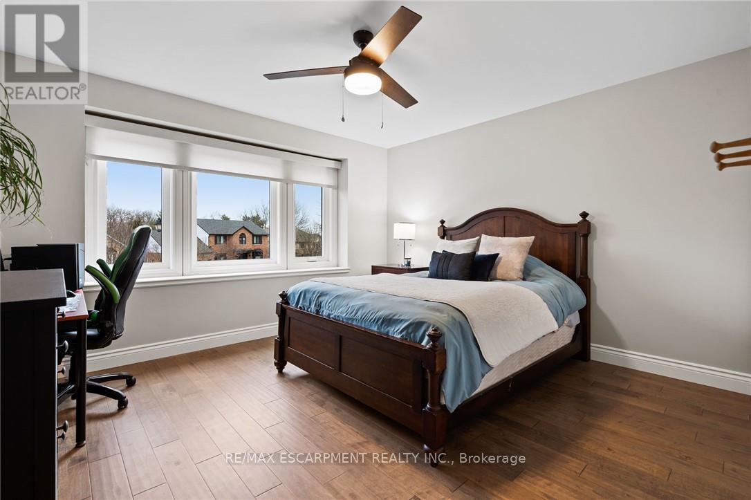 Photo 34 of 1103 Crofton Way, Burlington ON
