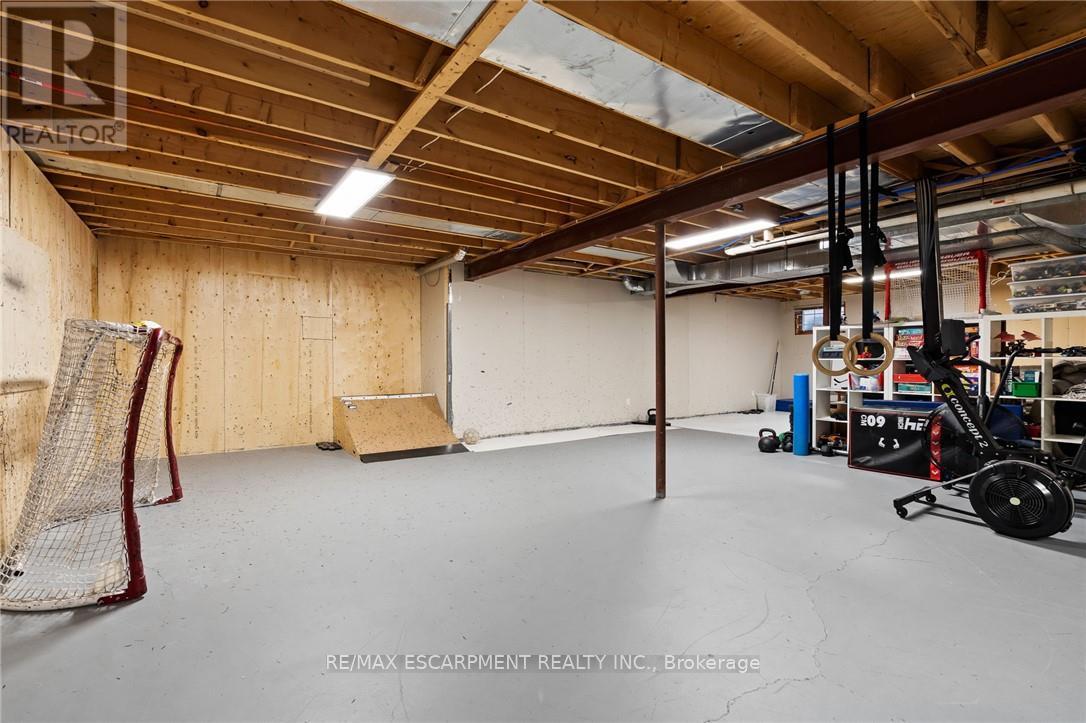 Photo 37 of 1103 Crofton Way, Burlington ON