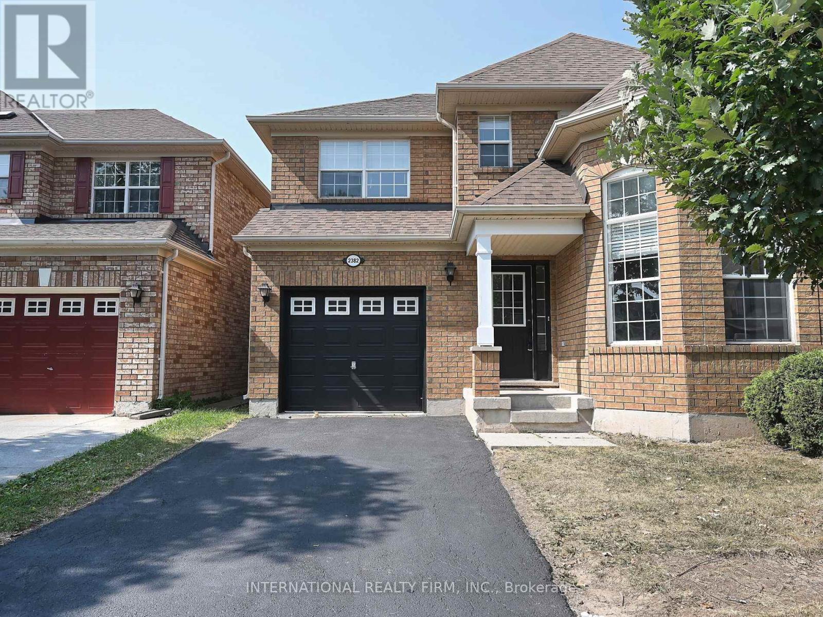 Photo 31 of 2382 Falkland Crescent, Oakville ON