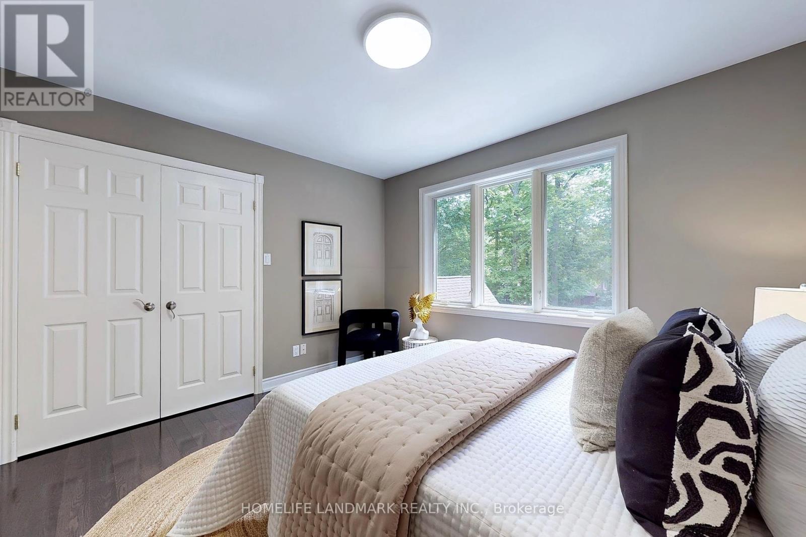 Photo 33 of 1558 Spring Road, Mississauga ON