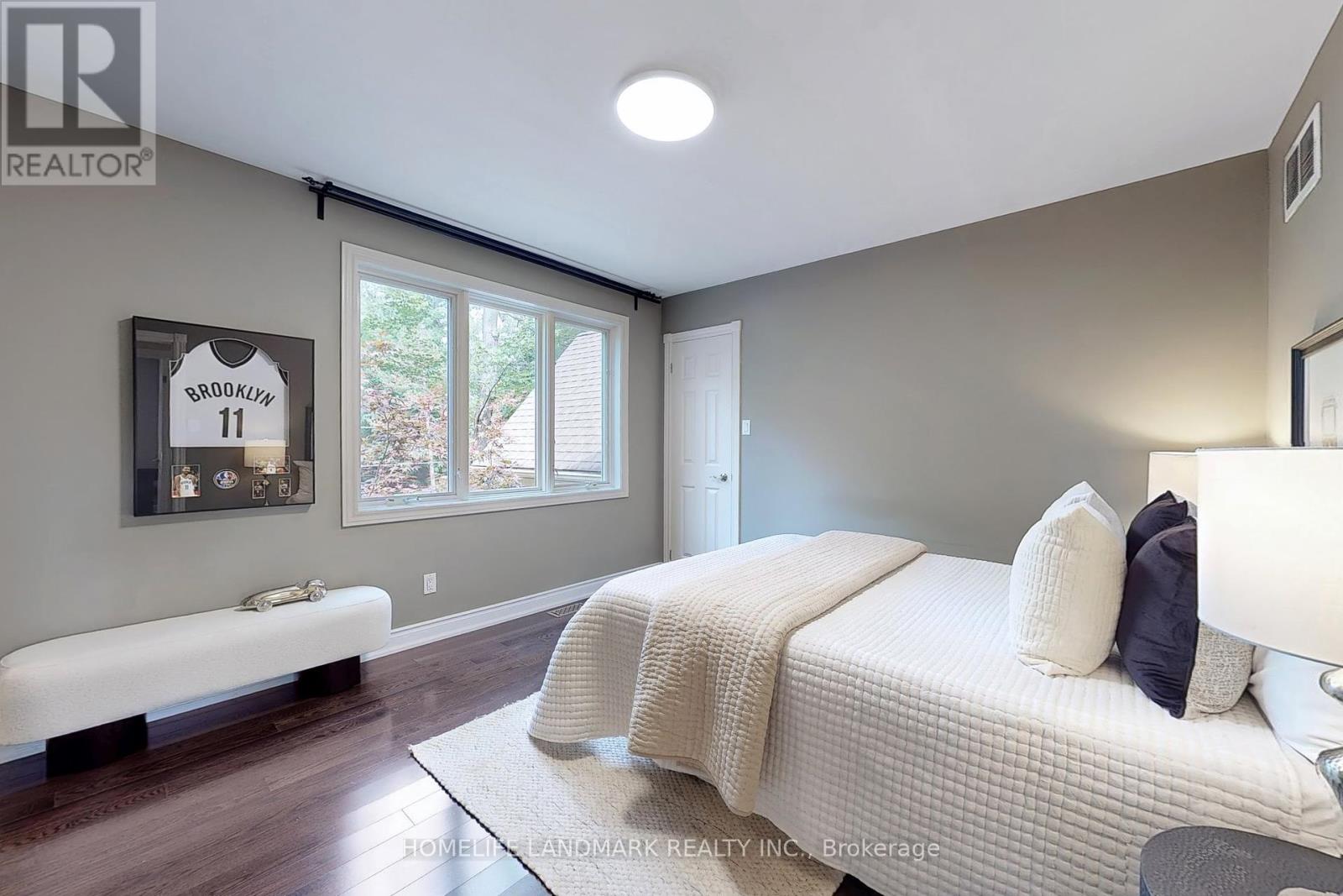 Photo 34 of 1558 Spring Road, Mississauga ON