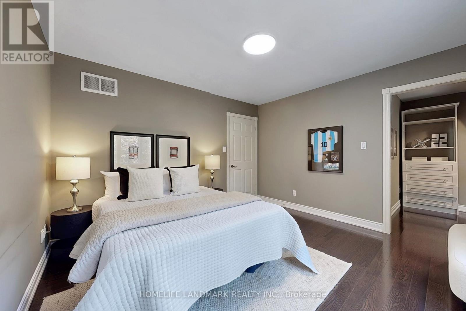 Photo 35 of 1558 Spring Road, Mississauga ON