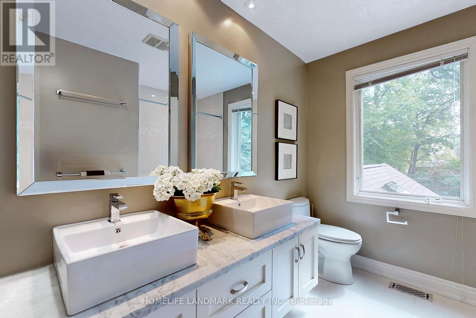 Photo 39 of 1558 Spring Road, Mississauga ON