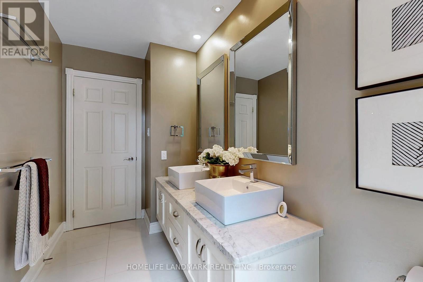 Photo 40 of 1558 Spring Road, Mississauga ON