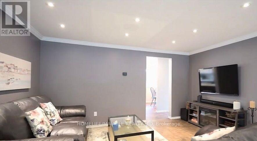 Photo 3 of 142 Hillmer Road, Cambridge ON