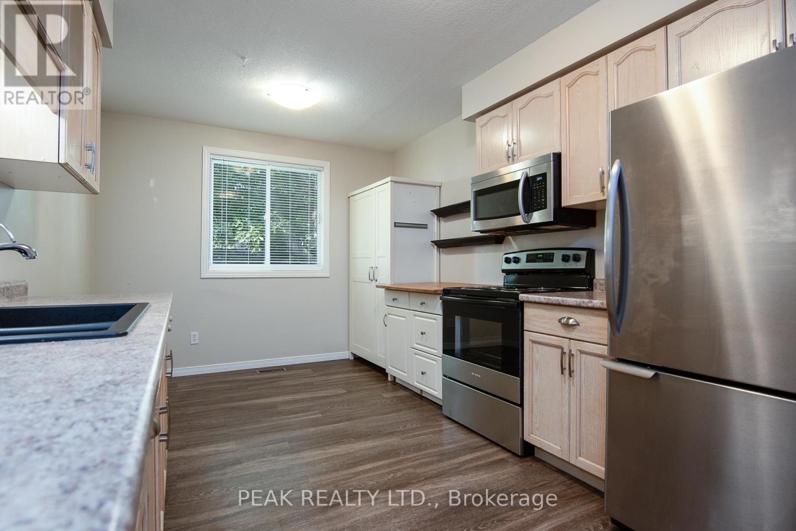 Photo 34 of 9 Macville Avenue, Kitchener ON