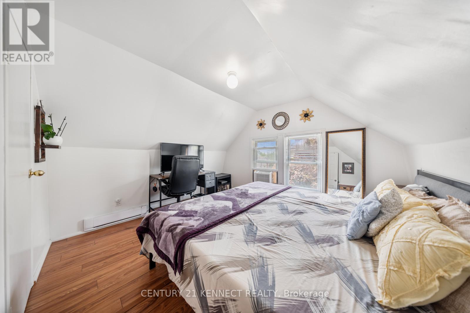 Photo 18 of 4475 4477 Hiram Street, Niagara Falls ON