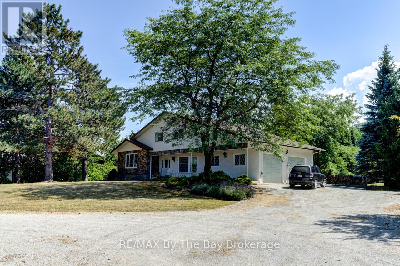 Photo 17 of 8223 30 31 Side Road, Clearview ON