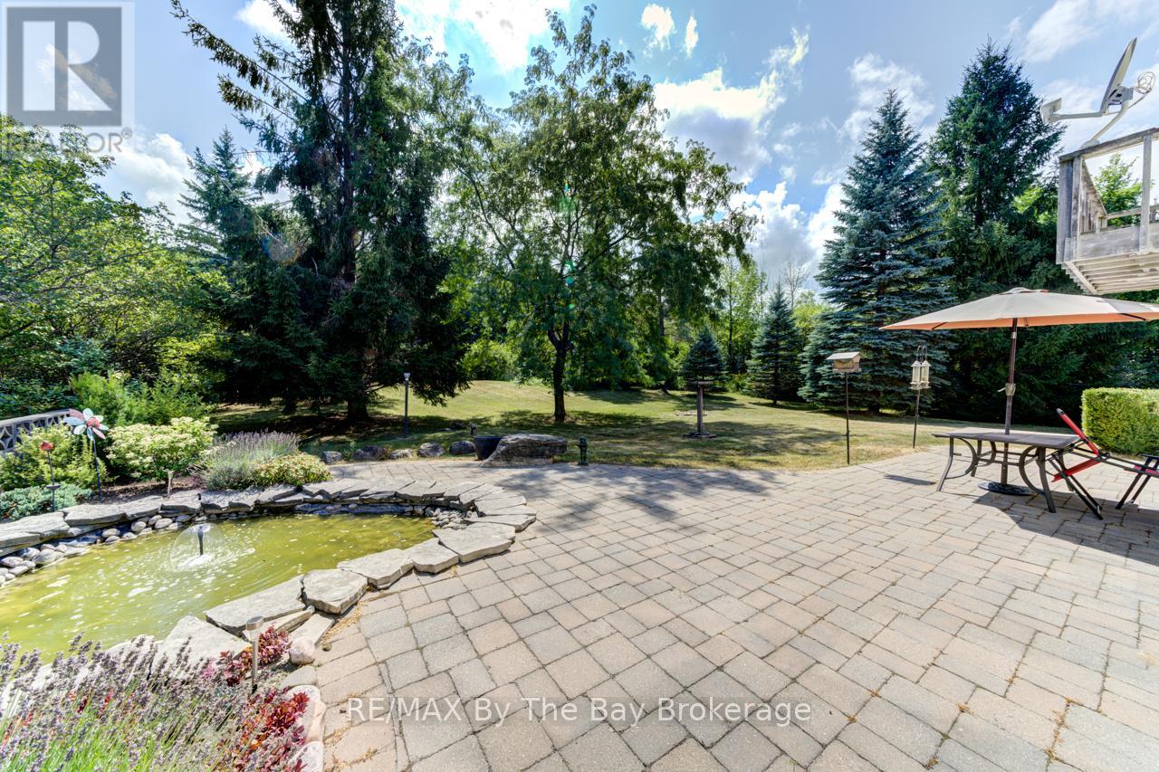 Photo 12 of 8223 30 31 Side Road, Clearview ON