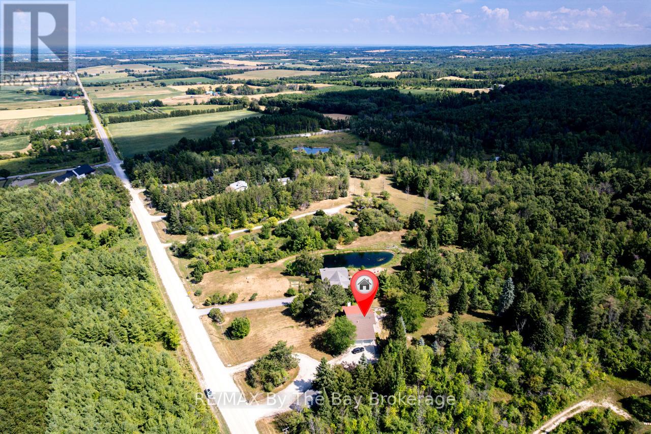 Photo 41 of 8223 30 31 Side Road, Clearview ON